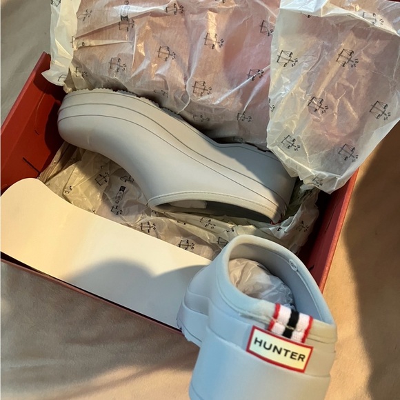 Hunter Clogs - Picture 2 of 3